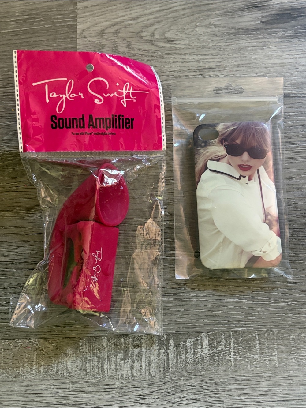 Taylor Swift RED Sound Amplifier & iPhone Case